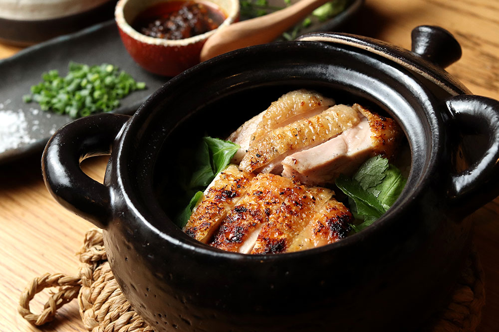 きんの藏(きんの蔵)、キンクラの料理「鶏の土鍋飯」